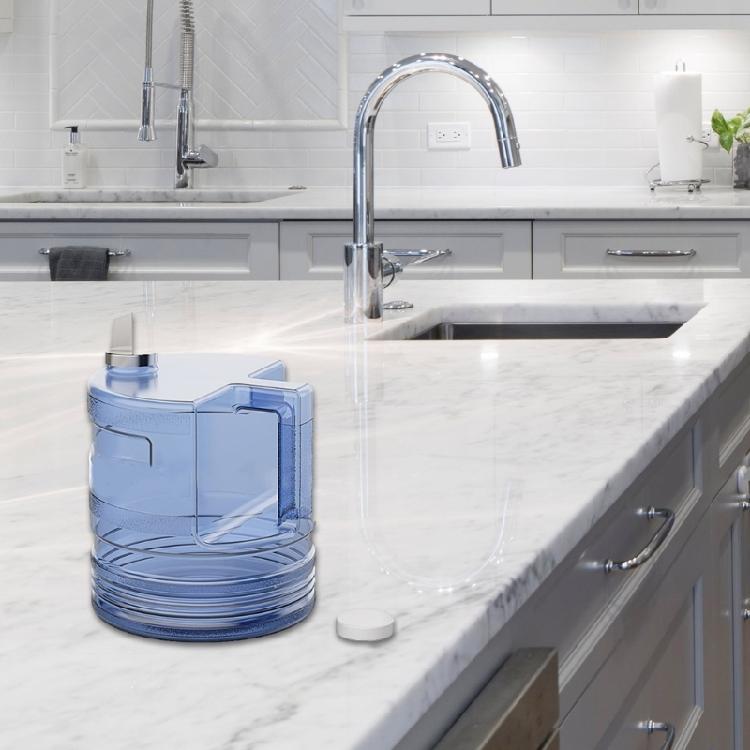 1 Gallon Food Grade Plastic Vessel for Distiller Lightweight and Leak Proof Water Bottle with Comfortable Handle