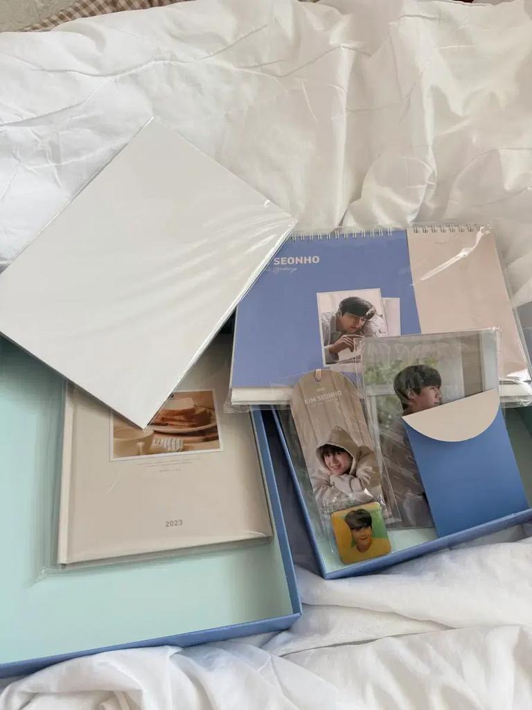 Kim Seon-ho 2023 Season's Greetings (Simple Open)