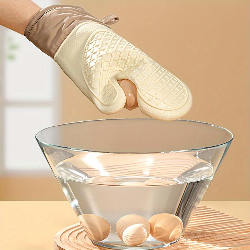Two Oven Mitts Kitchen Heat Insulation Anti-scald Gloves Baking Thickened Silicone High Temperature Microwave Oven Mitts Non-slip