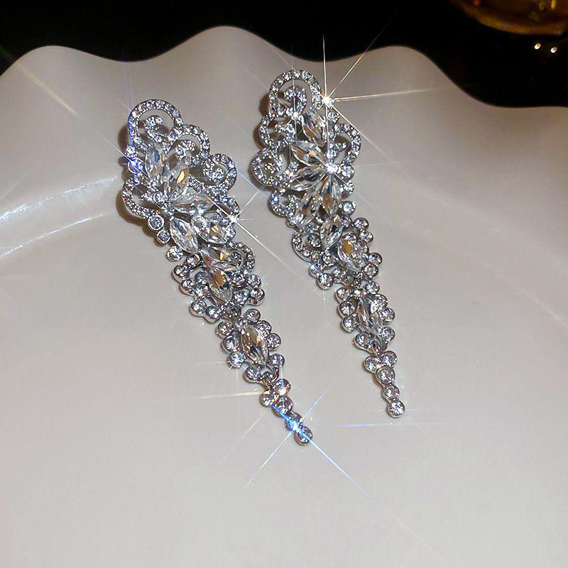 Kolczyki z frędzlami w kształcie kwiatów inkrustowane diamentami Silver Needle - Styl europejski i amerykański 2025 Lekki luksus Kolczyki damskie
