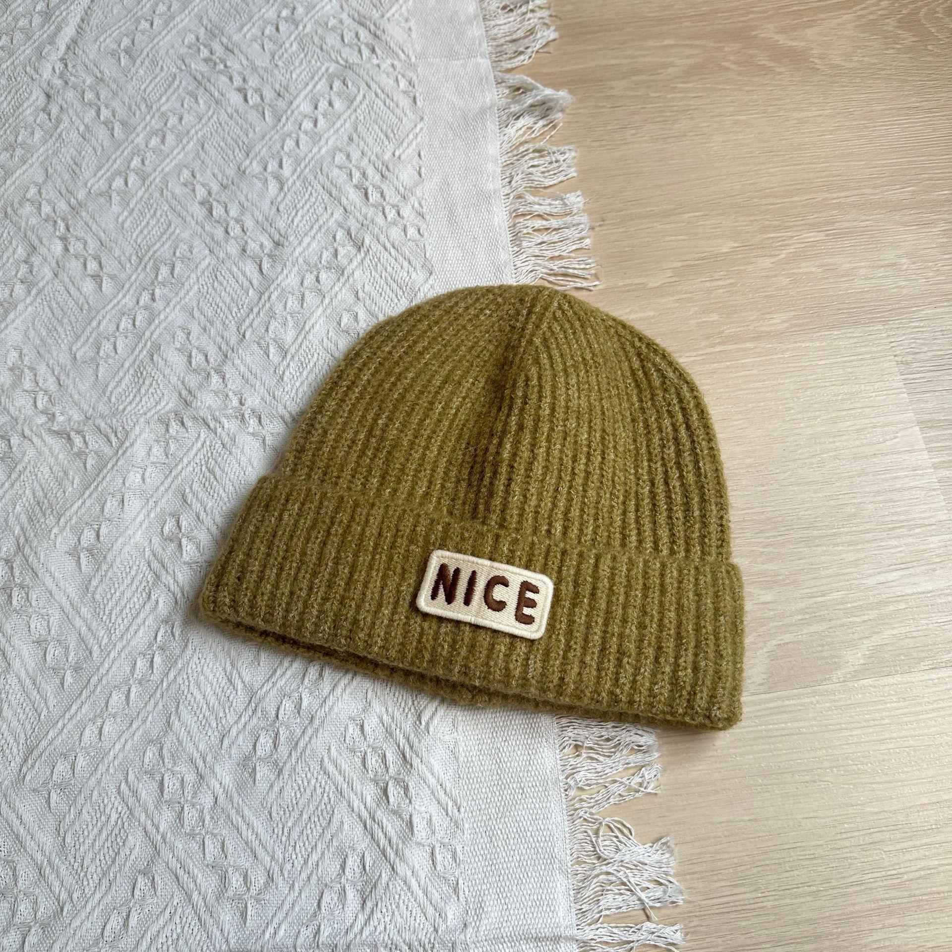 

Сохраняйте тепло осенью и зимой, открывайте маленькое лицо, холодная шапка с защипами, защита ушей от холода, вязаная шапка прилив 2025т M（56-58cm）