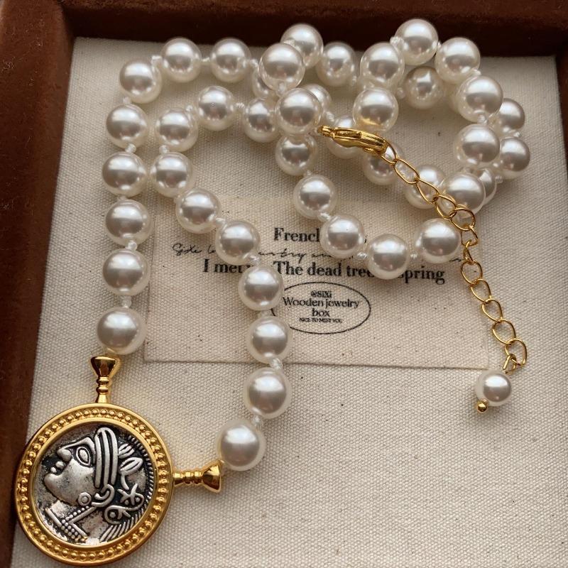 Vintage Art Ancient Coins Goddess Of Victory Pearl Chain Adjustable Necklace Necklace French Vintage Light Luxury Elegant And Natural
