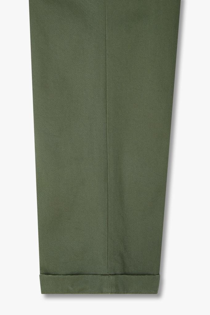 MAN ON THE BOON Washed One-Tuck Roll-Up Hem Chino Pants_Olive 4715304002