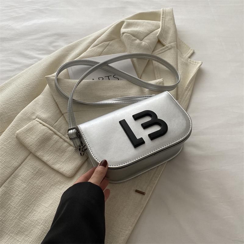 

Stylish retro large-capacity small square bag, simple and fashionable messenger bag 2024 summer new popular Korean version shoulder bag срібний