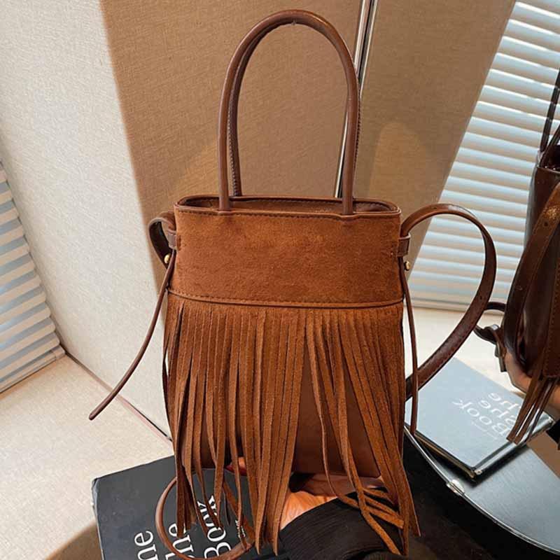Premium sense retro fashion fringed bag women's 2025 new autumn and winter portable shoulder bag foreign versatile commuter bag