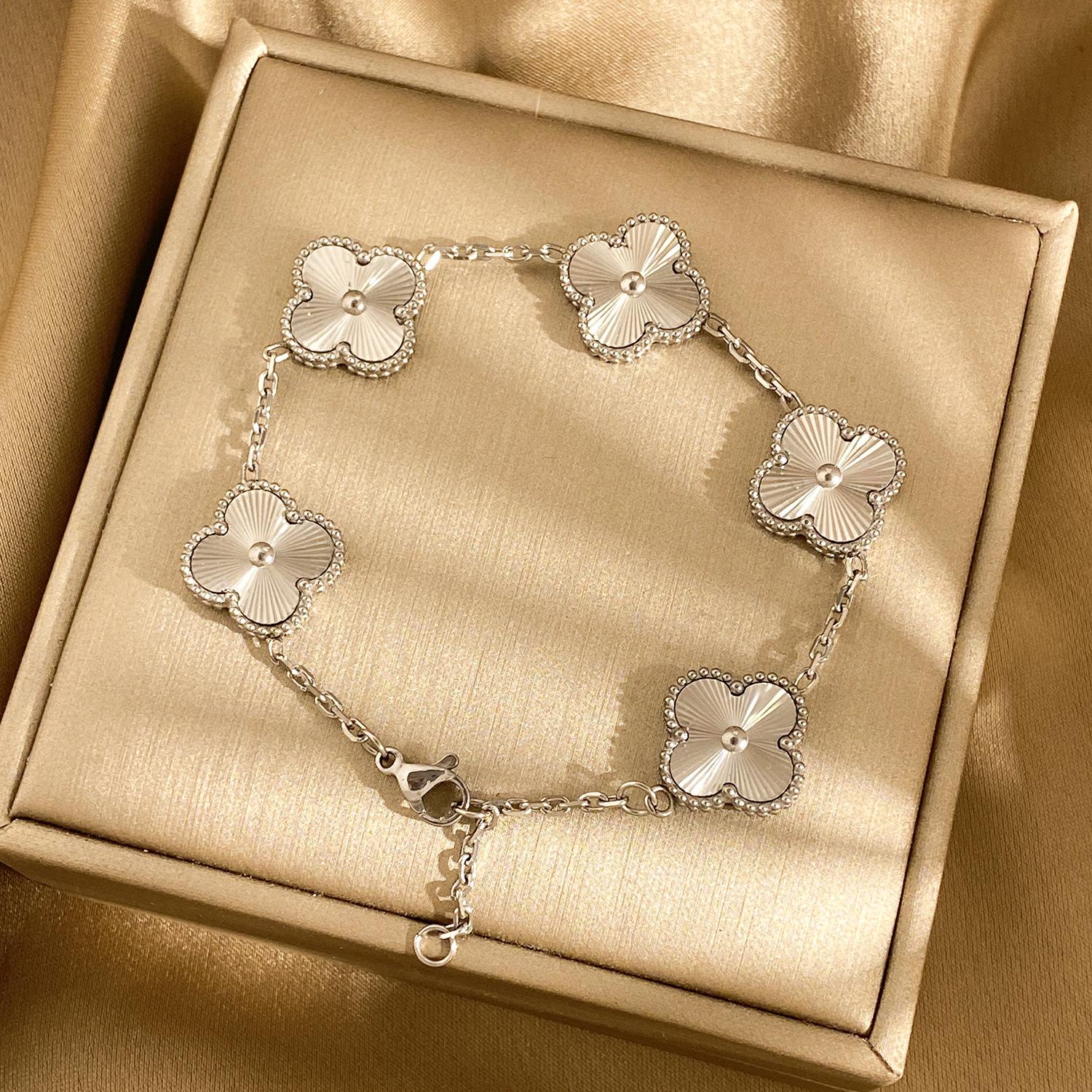 

Браслет из тонкого натурального настоящего перламутра 15 мм в виде четырехлистного клевера и пяти цветов, вакуумное толстое покрытие 18K из титановой стали