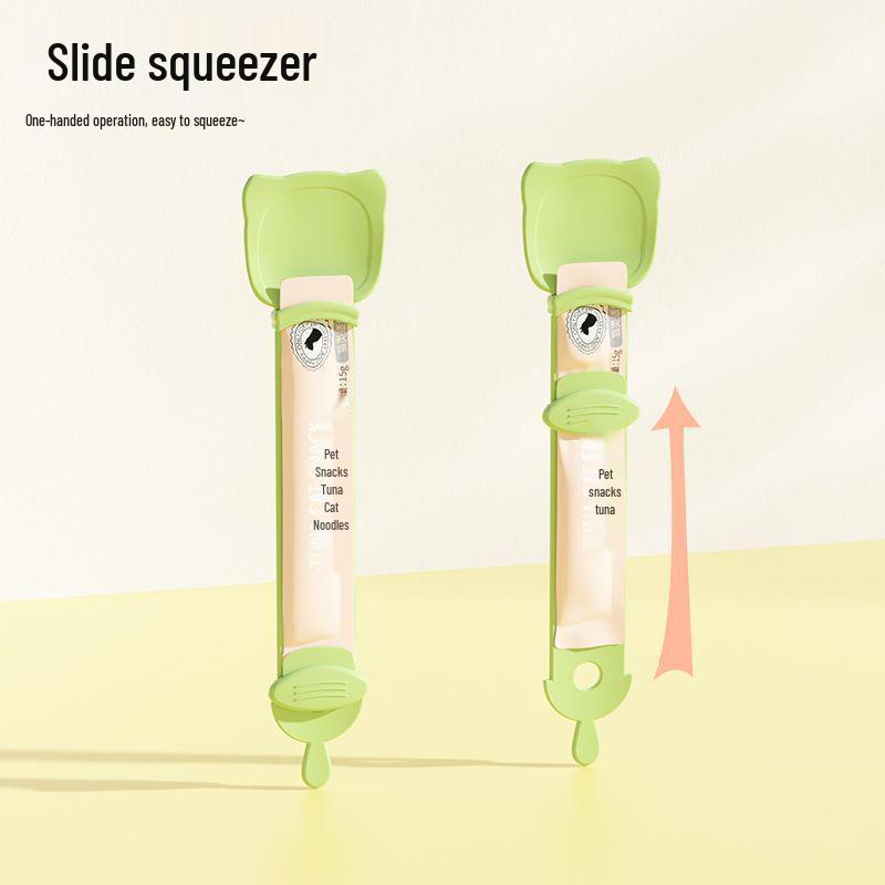 Leak-Proof Cat Treat Feeder Spoon - Spill-Proof and Easy to Use