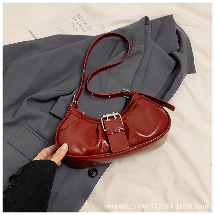 Niche retro underarm bag women's 2025 new Spice Girl style fashion commuting crescent bag shoulder messenger bag