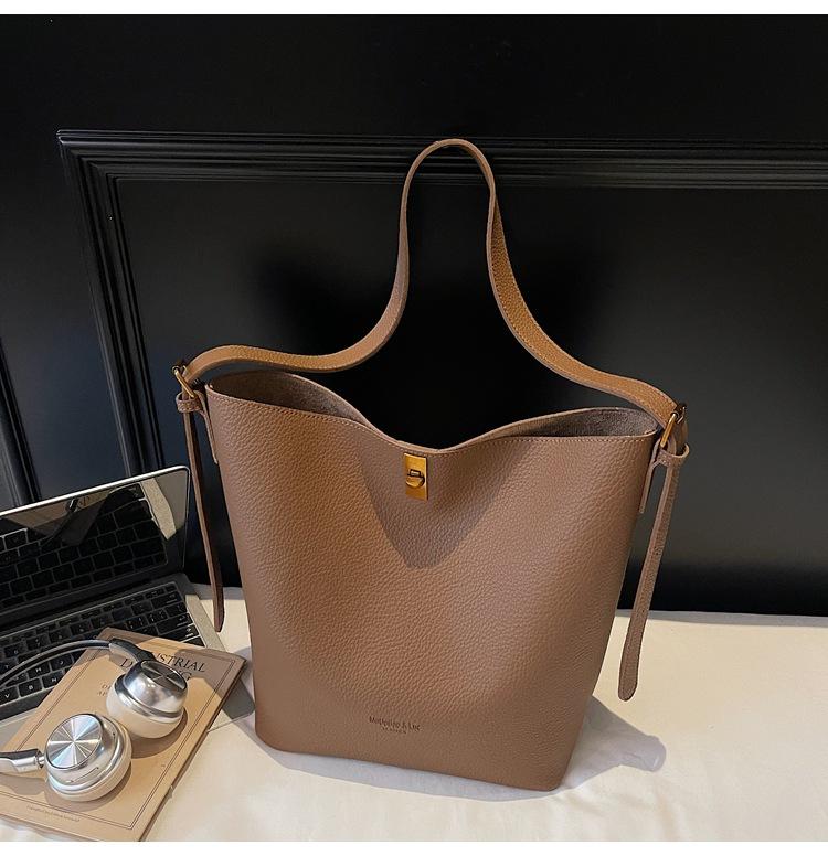 Large-capacity fashionable and versatile tote bag women's 2025 winter new large-capacity casual commuter shoulder crossbody bag