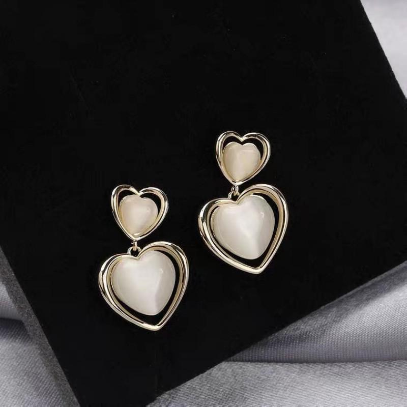 925 Sterling Silver Heart-Shaped Cat s Eye Stone Earrings: Elegant, Versatile, Simple, and Sexy for Women. 6A403