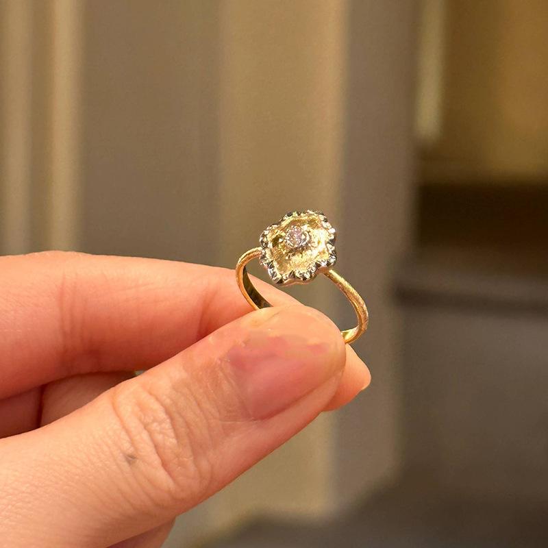 Trend Light Luxury Glossy Engagement Ring New In Texture Snowflake Rings for Women High Quality Design Fashionable  Gift