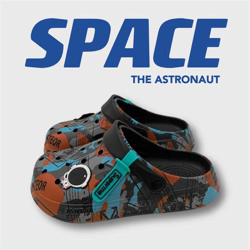 Cool slippers women's summer outer wear household thick-soled non-slip hole shoes ins couple beach slippers men