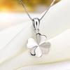 Collier Pendentif Trèfle à Quatre Feuilles Minimaliste pour Femme - Chaîne de Clavicule Rétro Luxe