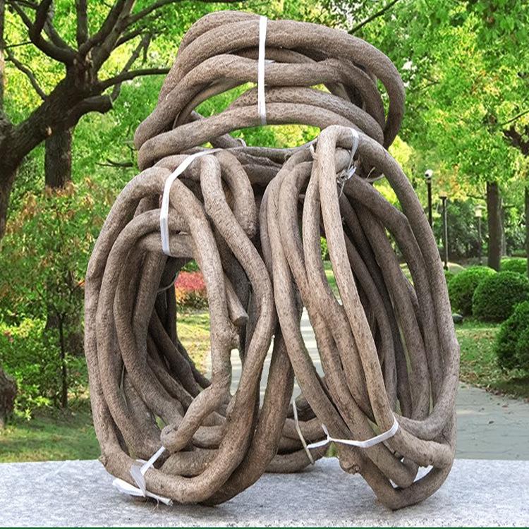 Decorazione Matrimoniale con Vite Rossa Appassita, Rattan, Viticci di Foglie d'Uva e Rami di Vecchia Vite Artificiale