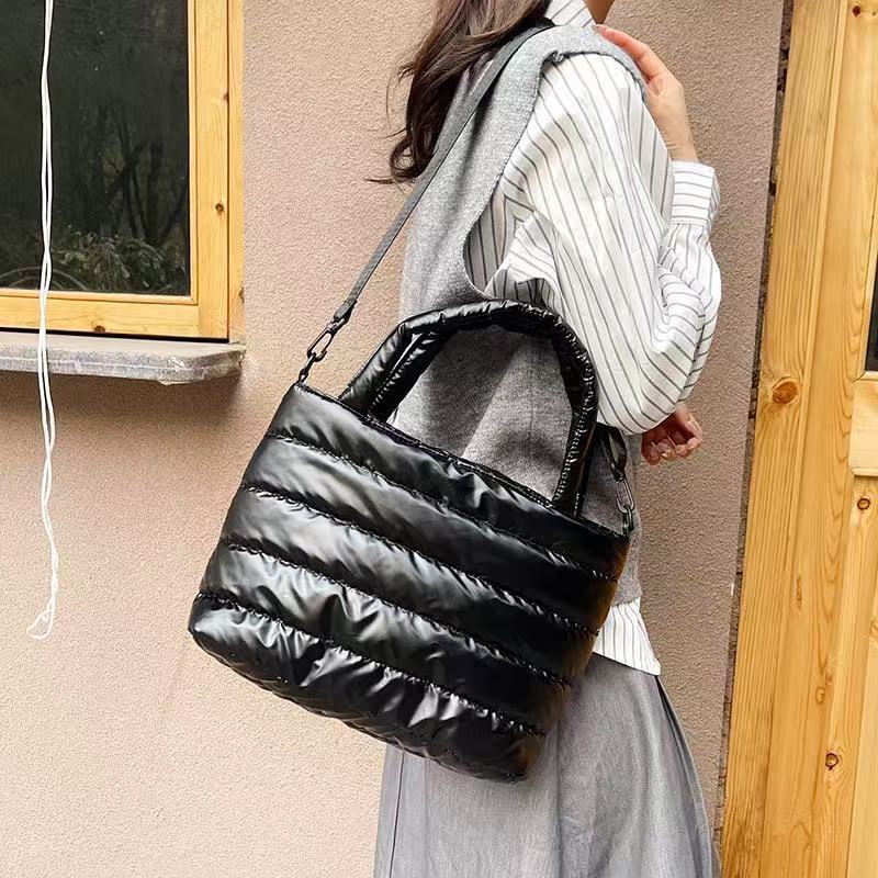 Large Capacity Shoulder Bag Casual Fashion Tote Bag Winter New Fashion Trend Korean Version Casual Handbag