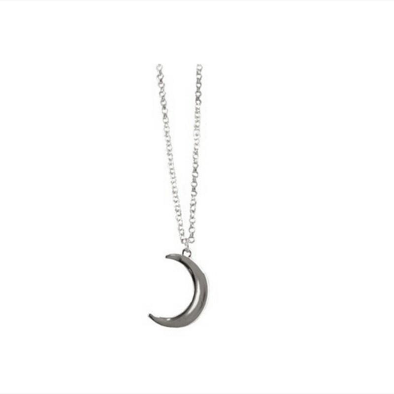 European-American Fashion Moon Pendant Clavicle Chain Necklace
