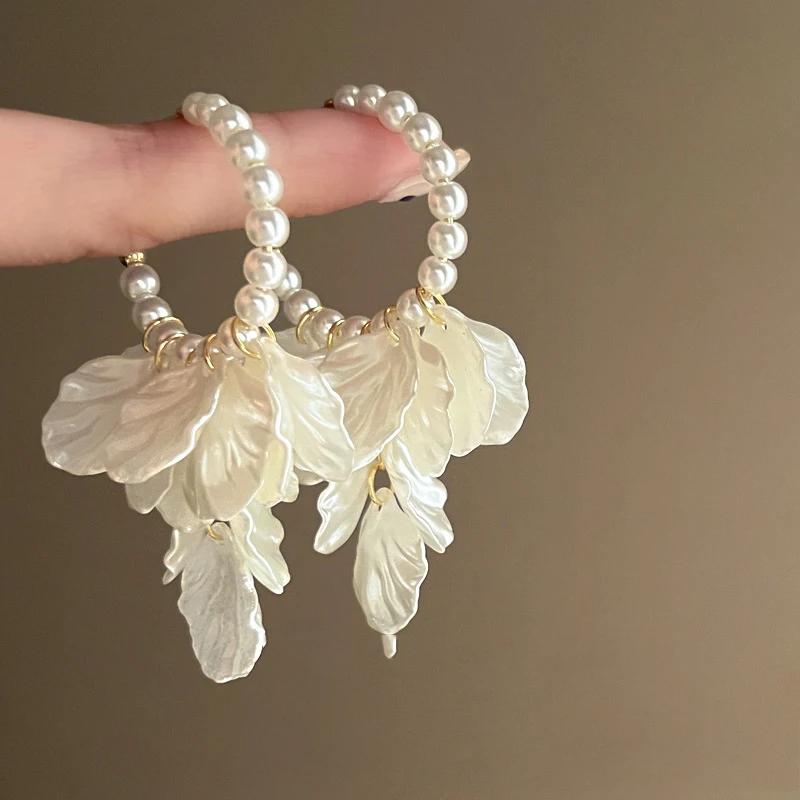 New Handmade Pearl Beaded Wedding Floral Earring Sweet Tassel Shell Petal Flower Hoop Earrings For Women Girls Jewelry Gifts