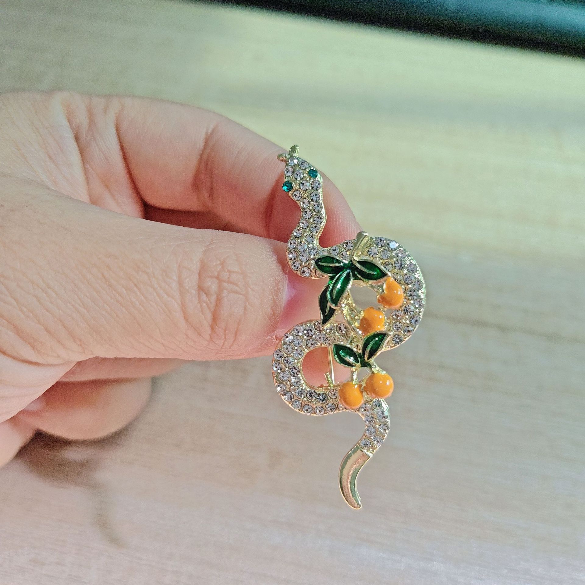 

Уникальный дизайн, золотые броши в виде змеи для женщин и мужчин, унисекс, полностью со стразами, металлическая змея, животное, цветок, роскошные значки, ювелирные изделия