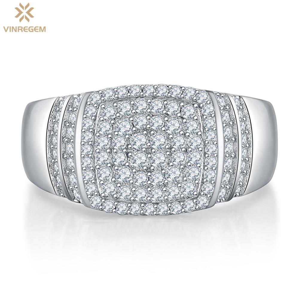 

Vinregem Роскошное юбилейное кольцо из стерлингового серебра 925 пробы со сверкающим VVS1 D 0,82 карата из настоящего муассанита с бриллиантом для мужчин и женщин, подарки, обручальные украшения для пар US 8 белый