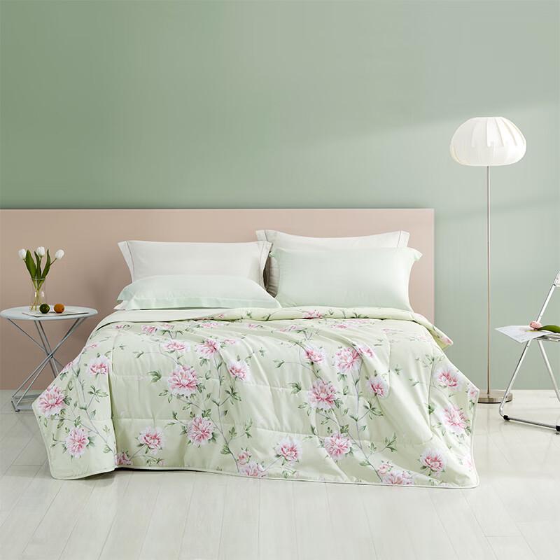 LOVO Floral Breeze Summer Quilt