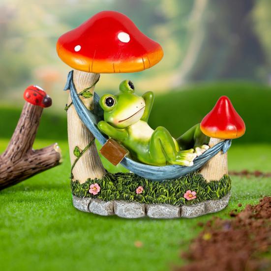Mushroom Hammock Frog Figurine Garden Frog Statue Lying Frog Ornament for Balcony Yard Art Indoor Desk Decoration