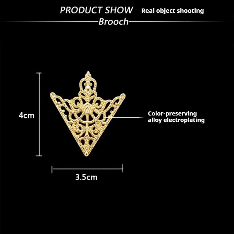 Retro Pattern Triangle Collar Pin Accessories Fashion Men and Women Hollow Crown Collar Brooch Collar Corner Badge