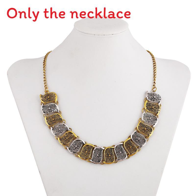 

Exaggerated Vintage Fashion Necklace With Hollow Carving For Gift Giving