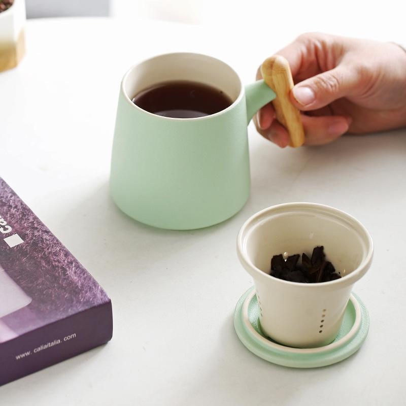 Ceramic Wooden Handle Mug with Lid Tea Separating Cup Office Water Cup Advertising Gift