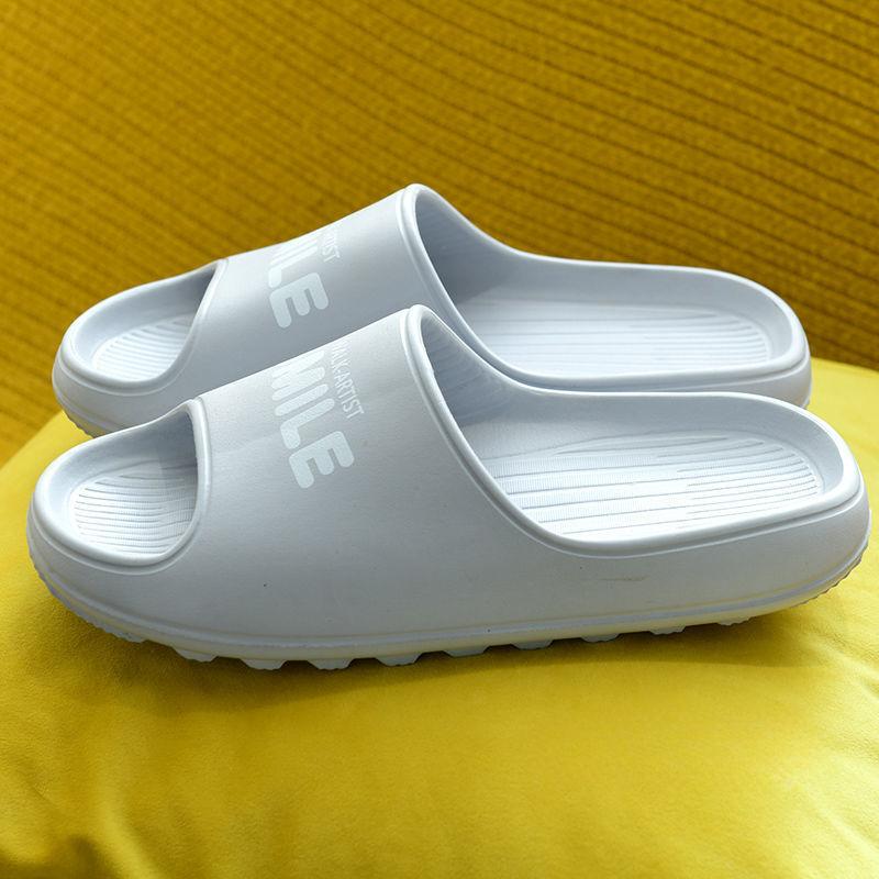 

36–45 Сандалии и тапочки на толстой подошве. Используйте бытовой дезодорант и нескользящее покрытие для ванной. Беззвучные домашние тапочки с мягкой подошвой. Удобные и легкие. 44-45 серый