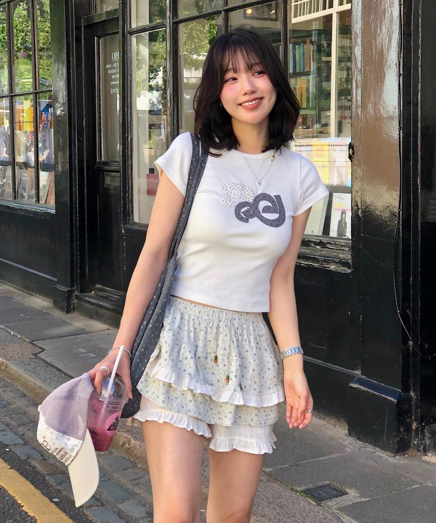 Eiieii Applique Flower Logo Tee [White]