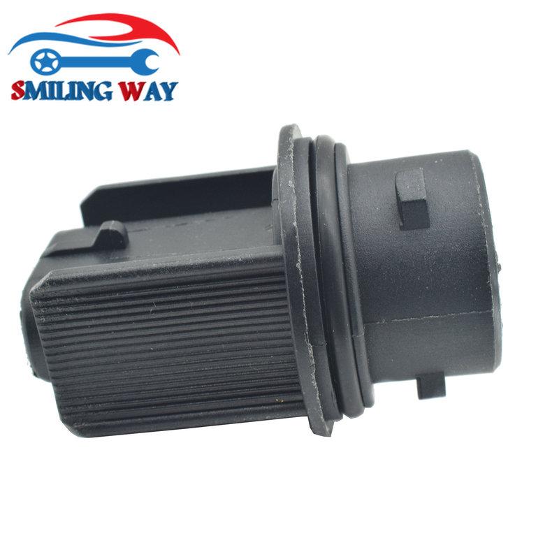 Headlight Turn Signal Light Lamp Bulb Socket For HAL 3157NA 4157NA Freightliner Cascadia M2 Columbia 224-394-045 224-394-025