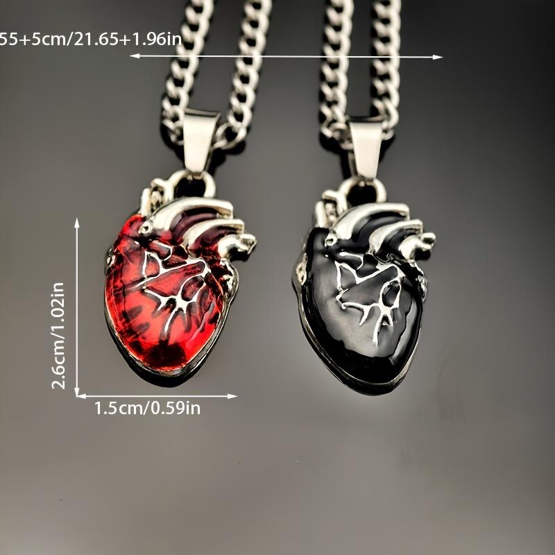 The Heart-shaped Pendant Is a Unique Gift Necklace for Valentine's Day Couples