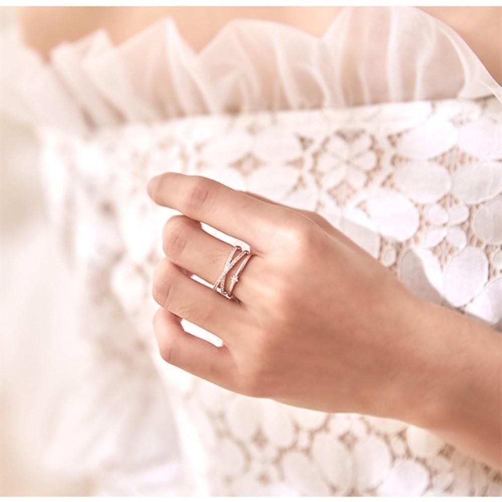 Luxury Crystal Finger Rings Elegant Plain Ring Exquisite Zircon Crossed Rings  Gifts