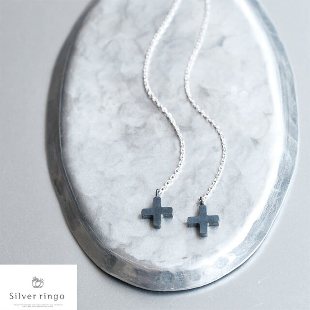 Silver 925 cross-shaped earrings with a burnished finish, mini black cross chain e