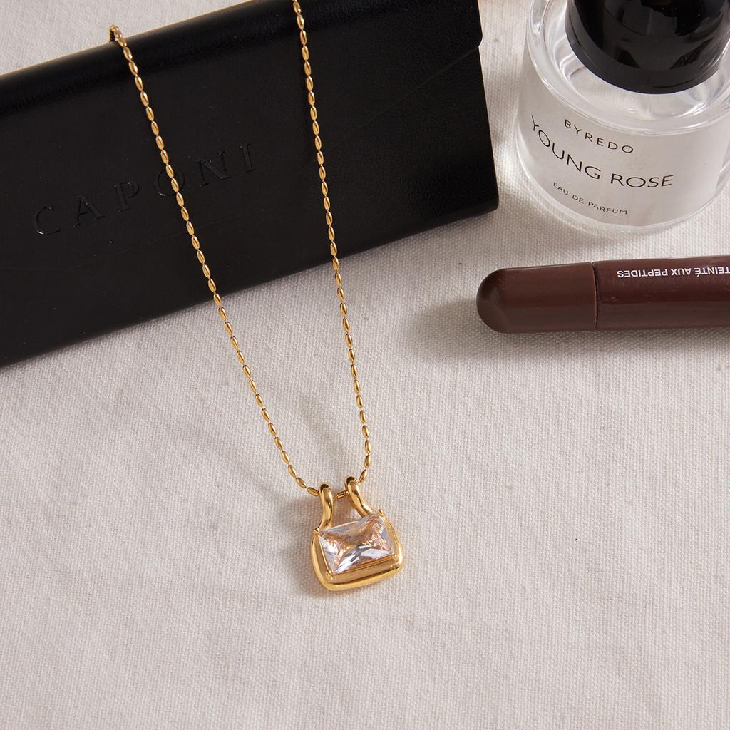 Yori White Square Cubic Zirconia Geometric Pendant Necklace 18 K Plated Stainless Steel Collar Necklace Gift Jewelry