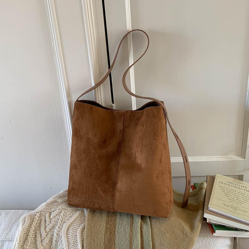 Large-capacity commuter tote bag 2025 autumn and winter new trendy fashion versatile shoulder bag women's mother bucket bag