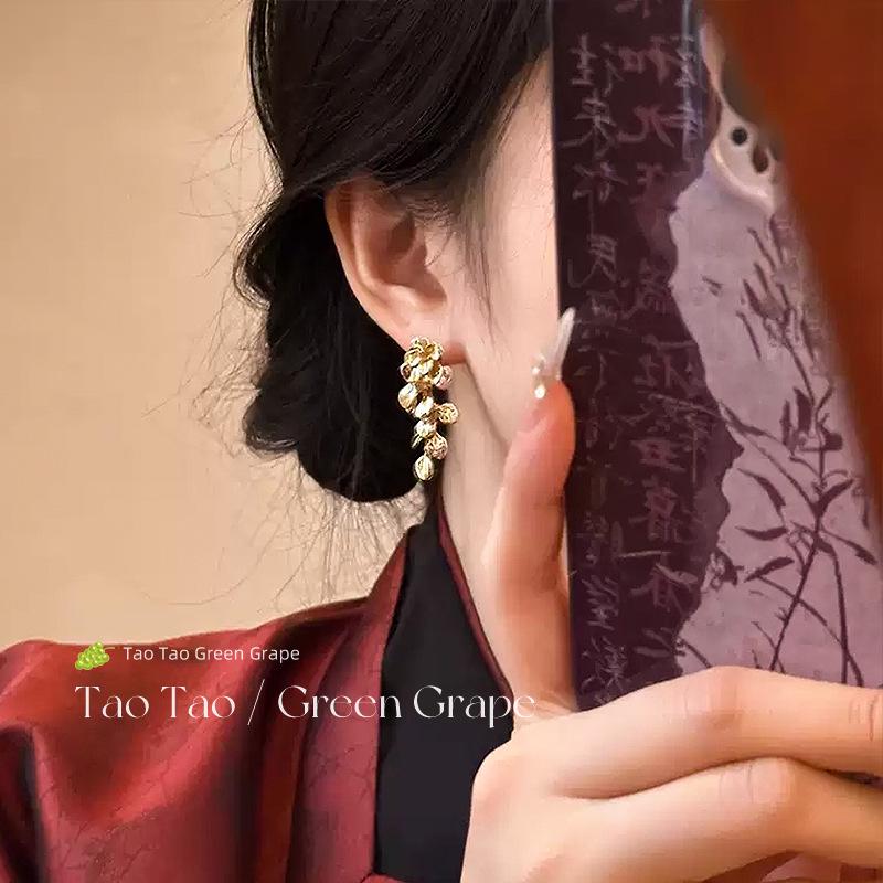 Golden Flower Tassel Earrings: Light Luxury, Retro Style for Women (2025 Hot-Selling)