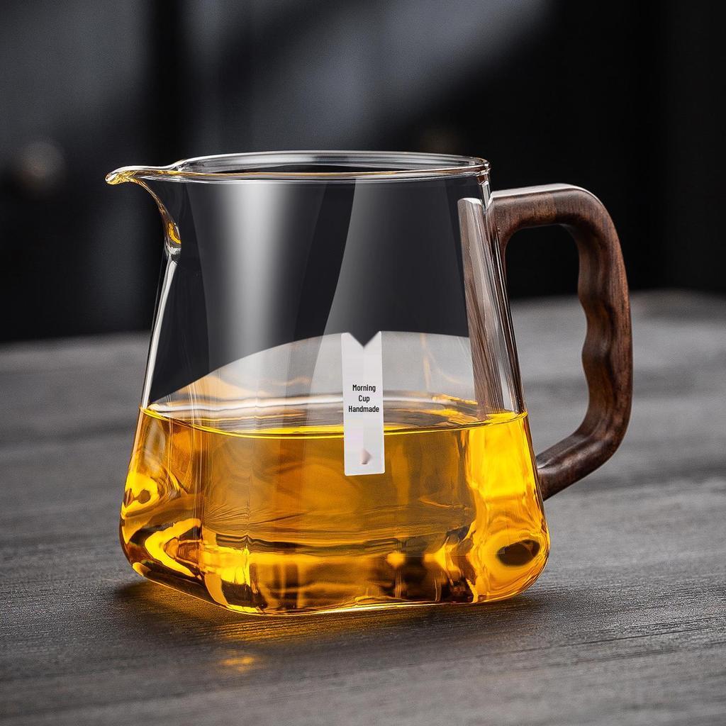 Wooden Handle Glass Gong Dao Bei: High-Temperature Resistant, Thickened Filter Tea Infuser Cup Set