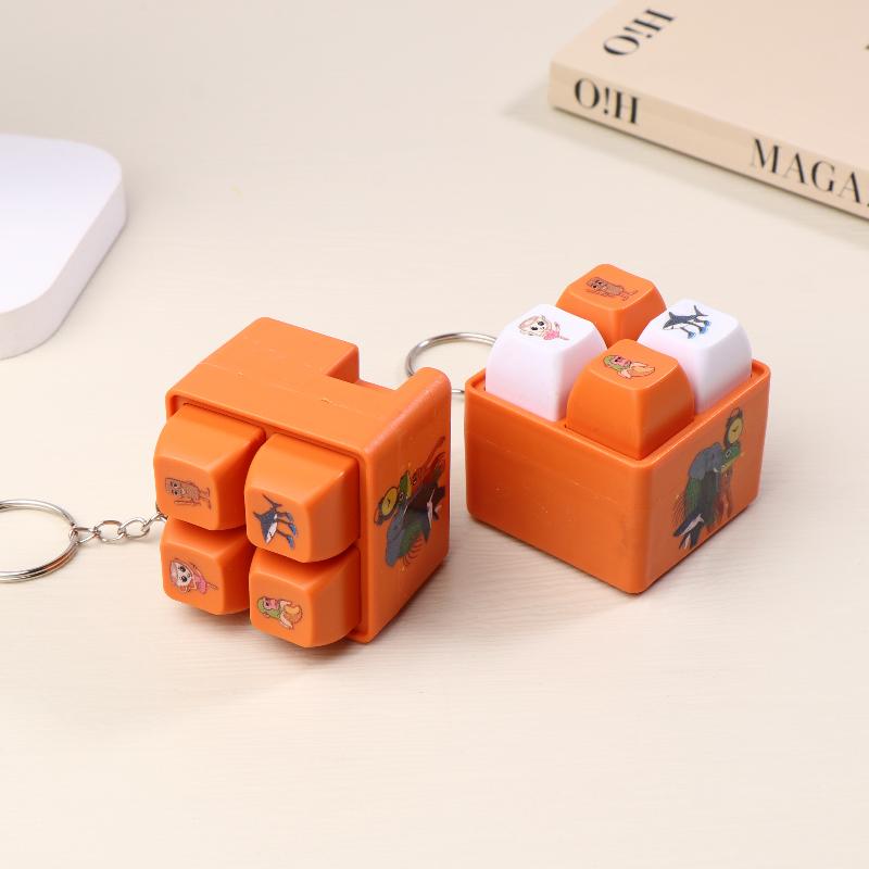 1/2Pcs 4 Button Brainrot Keychain Tung Tung Tung Sahur Sound And Light Toys Anime Stress Relief Keyring Toy Holiday Gifts