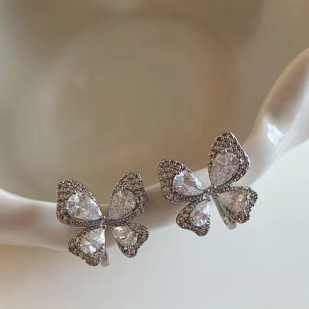 Super flash butterfly zircon stud earrings 2025 new high-end temperament earrings unique and exquisite earrings