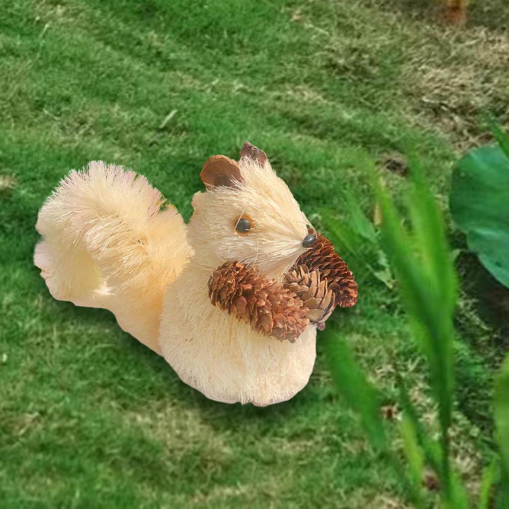 Animal Sculpture Garden Statue Ornaments Decoration Pine Cone Decorative Straw Squirrel Figurine