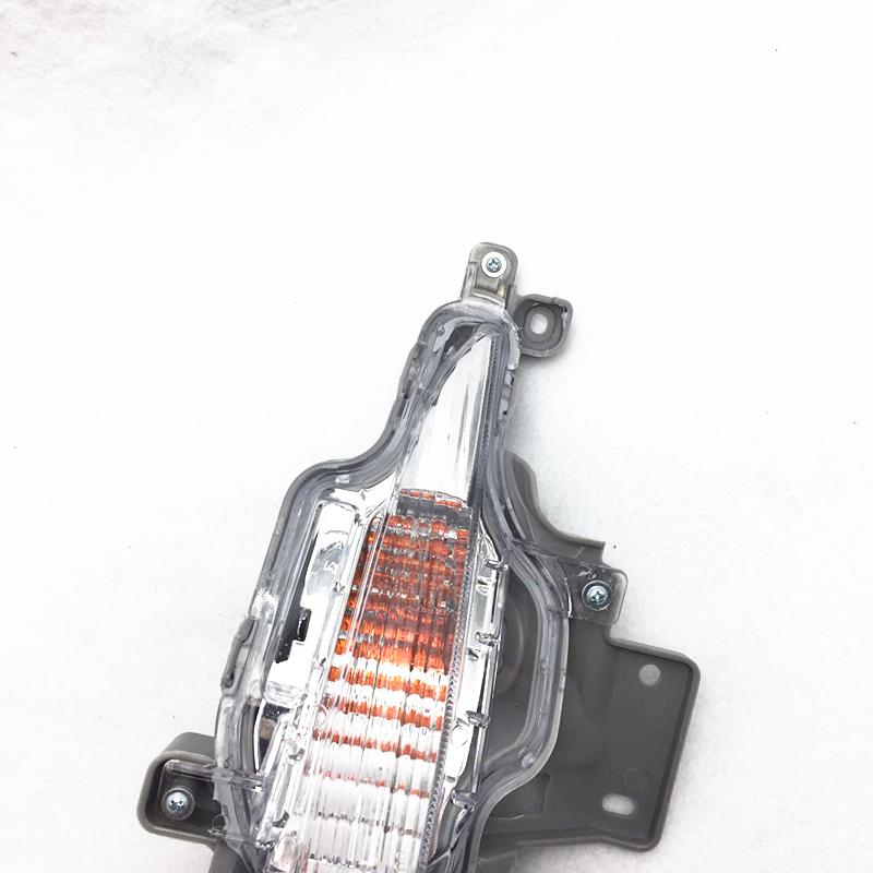 Front Bumper Turn Signal Light Assembly for Mazda Axela 2017-2018 Models with Bulb.