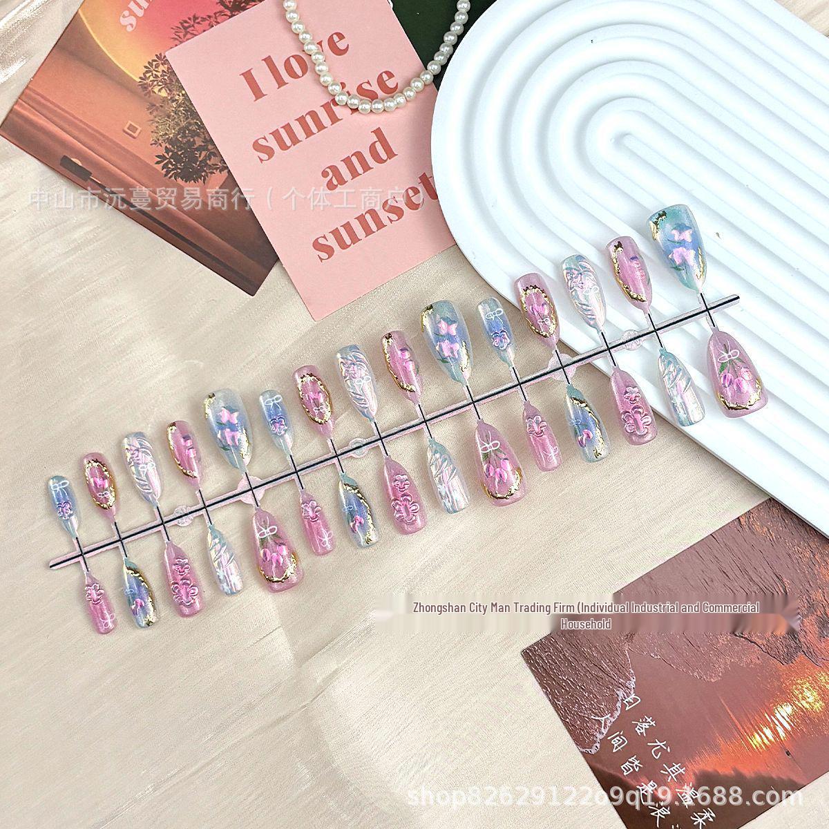 European Floral Embossed Almond Cat Eye 3D Luxury Wearable Nails - 30 Pieces