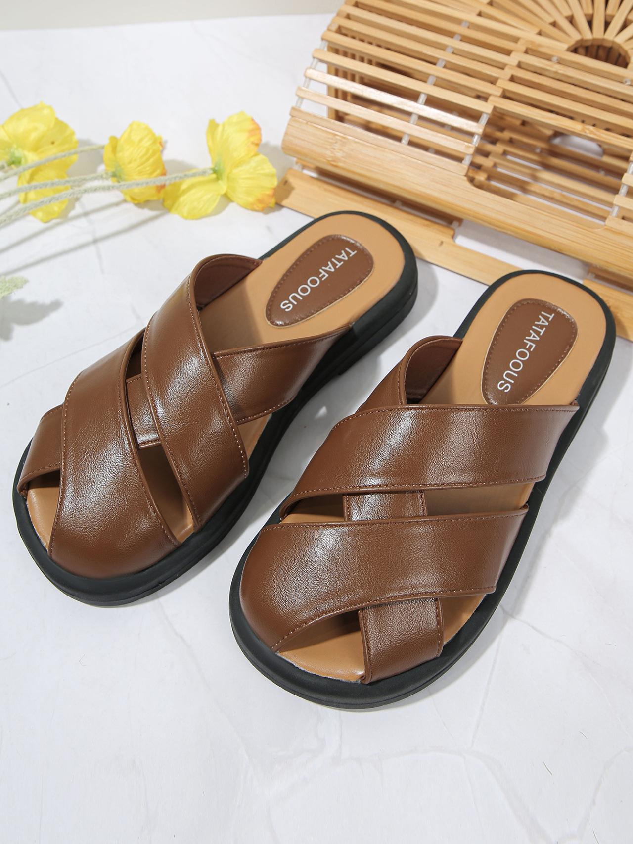 

Внешняя торговля мода сумка голова крутые тапочки верхняя одежда высокое чувство лето новые полутапочки плоская подошва крутые тапочки дети 40 коричневый