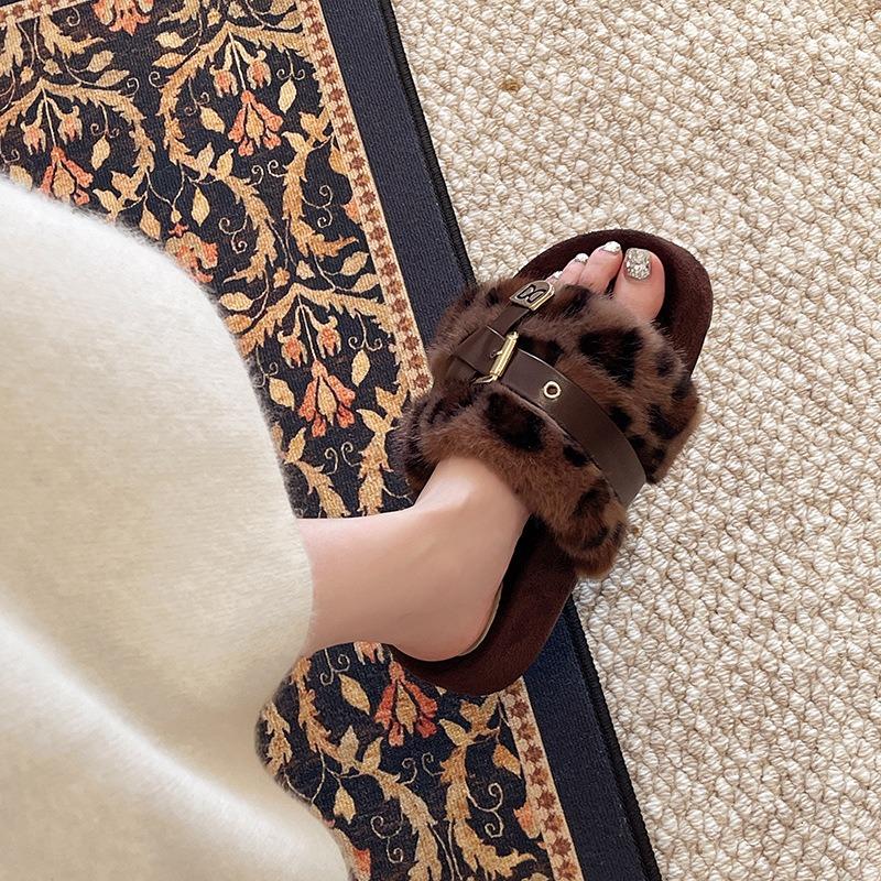 Retro belt buckle leopard print fluffy slippers women's new fashionable versatile comfortable lightweight one-word cotton slippers