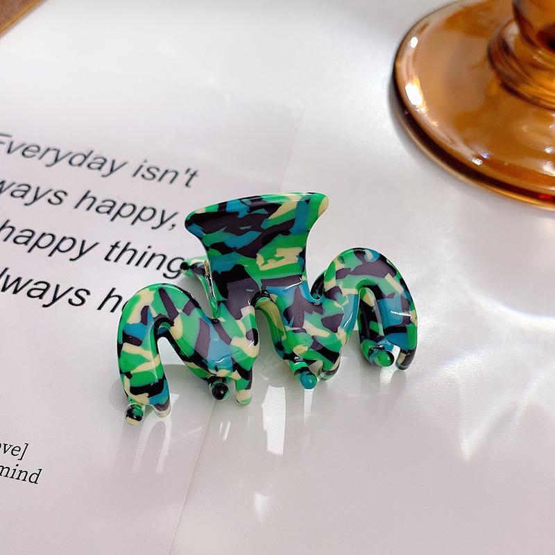 No Fashionable Slip Hair Clips For Women Featuring Colorful Acetate Designs For Every Occasion