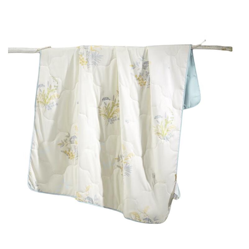 

Mercury Home Textiles Breeze Flower Antibacterial Quilt
