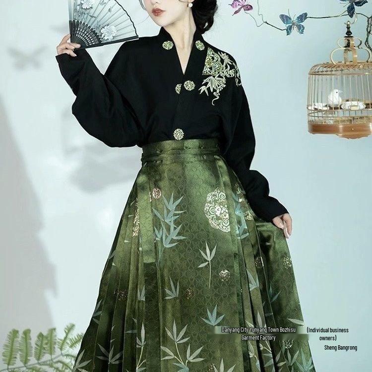 Guofeng Hanfu Set: Green Mamian Skirt & Ming Style Shirt - New Autumn Collection