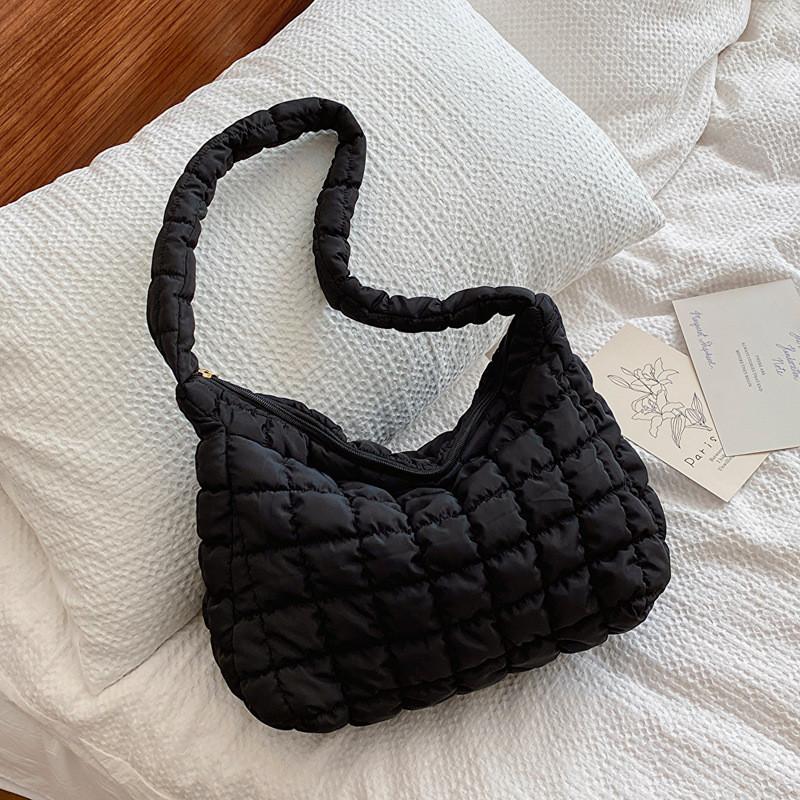 

Trendy And Stylish Large Capacity Retro Tote Bag In Grids For Autumn And Winter Black