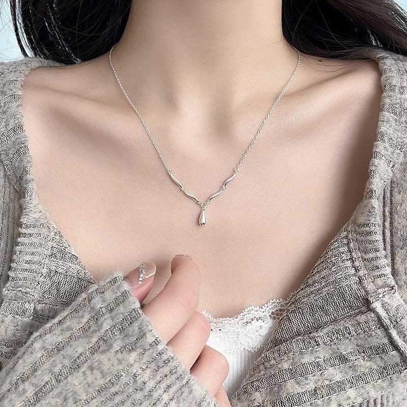 Elegant Irregular Water Drop Necklace - Women's Luxury Summer Accessory, 2024 Style Clavicle Chain